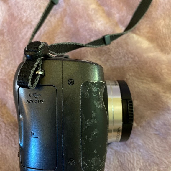 Kodak EasyShare ZD710 Digital Camera 7.1 Megapixel - Picture 3 of 6